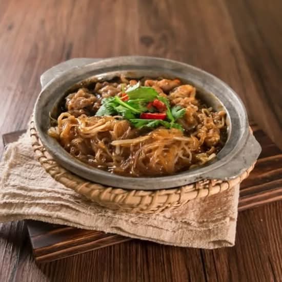 Satay Vegan Beef Vermicelli Pot (served w/ rice) 沙嗲純素牛肉粉絲煲 (配白飯)